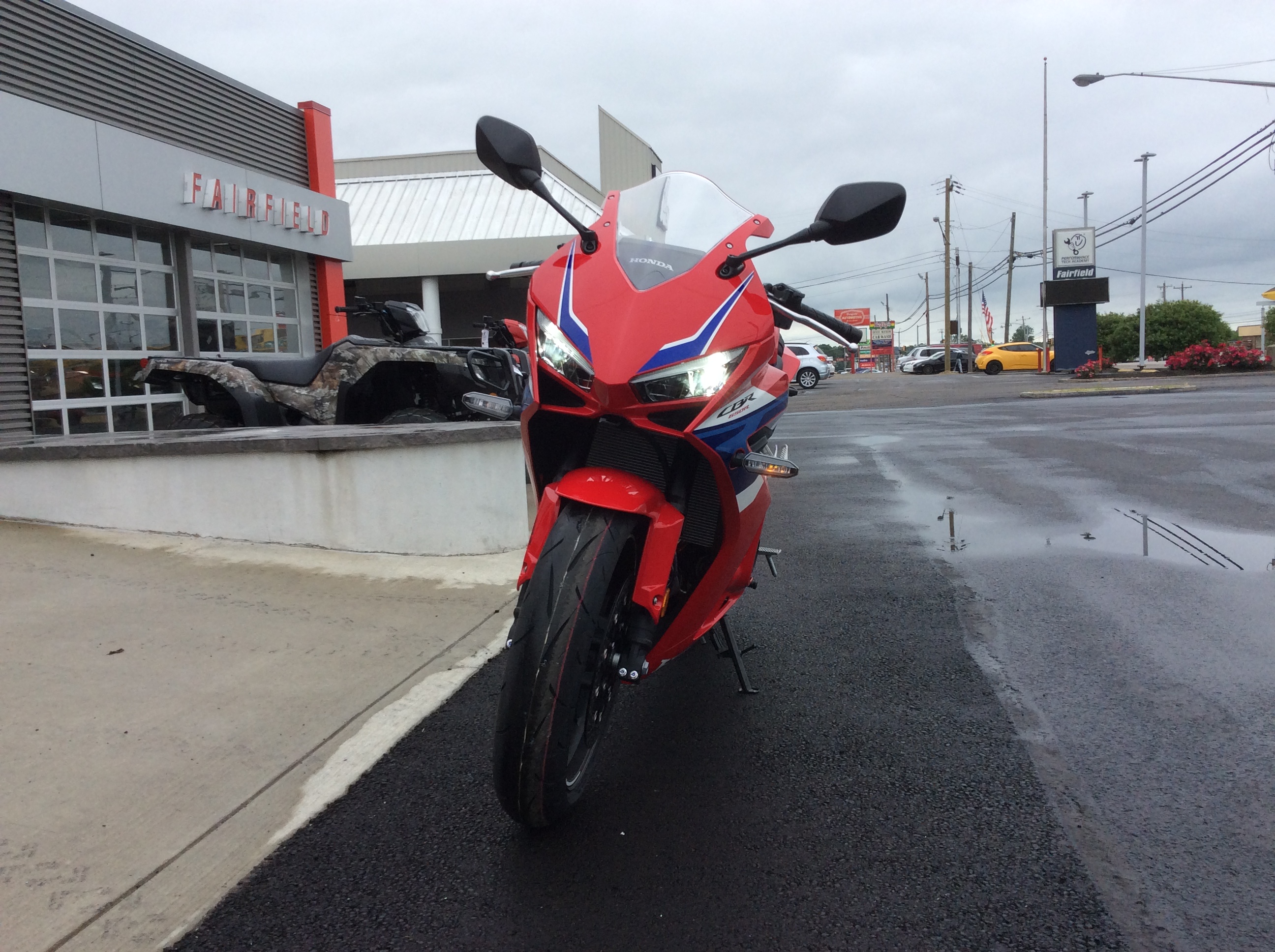 2025 Honda CBR650R ABS E-Clutch - Photo 5